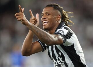 Botafogo goleia o Cruzeiro na estreia do Brasileirão e assume liderança botafogo-goleia-o-cruzeiro-na-estreia-do-brasileirao-e-assume-lideranca