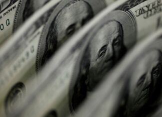 Dólar sobe para R$ 5,24 após indicação de Trump ao BC dos EUA dolar-sobe-para-r$-5,24-apos-indicacao-de-trump-ao-bc-dos-eua